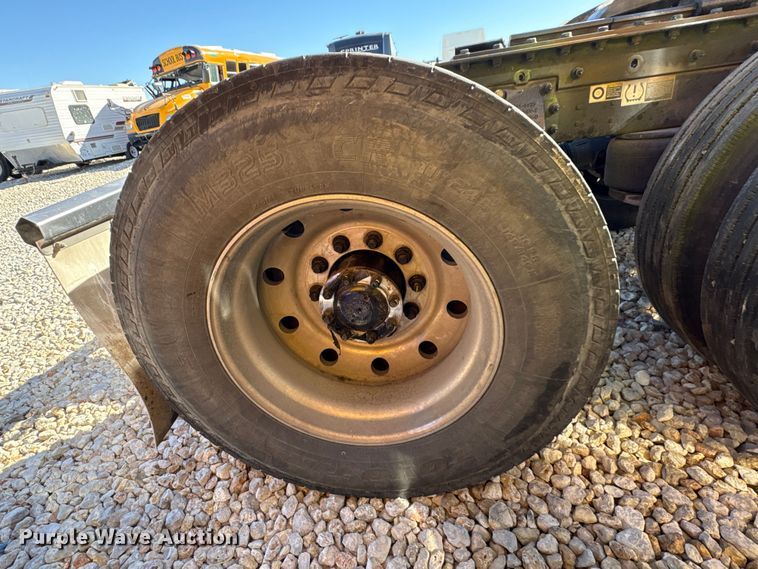 image for item YA1907 2025 Peterbilt 589 semi truck