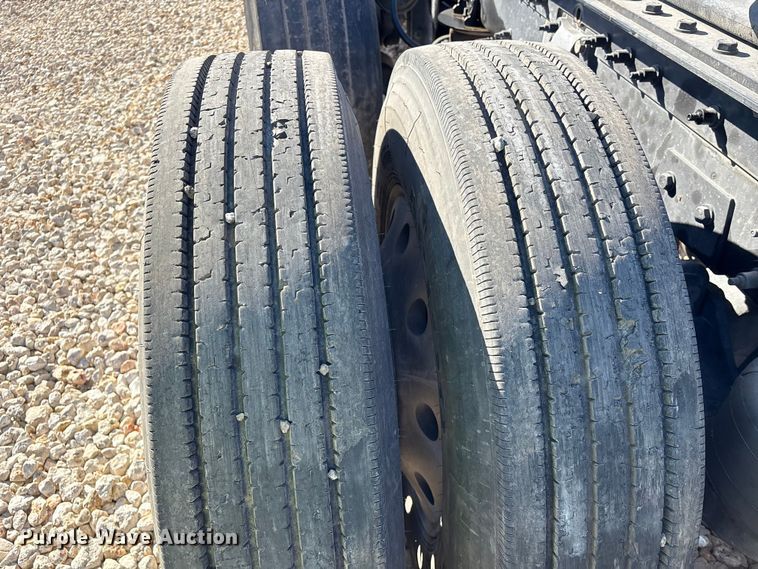 image for item YA1907 2025 Peterbilt 589 semi truck