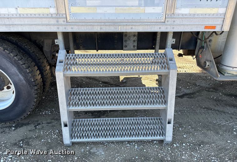 image for item YA1970 2001 Sterling L-Line communications truck