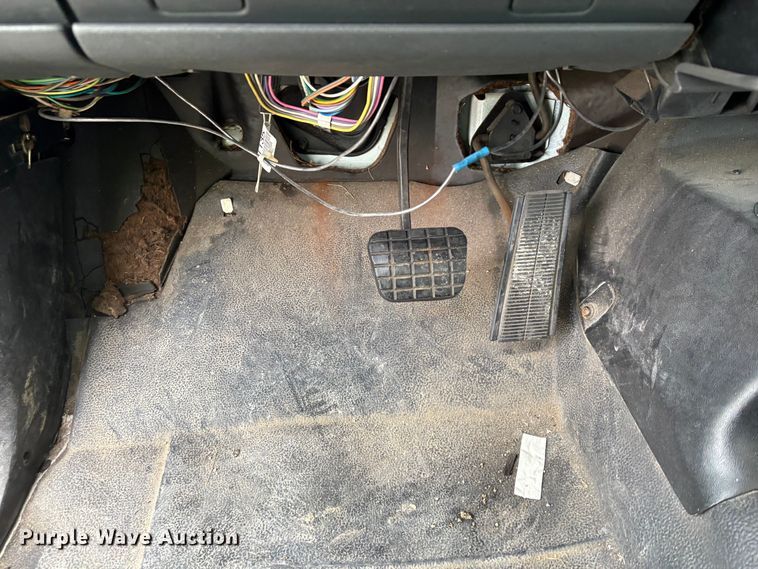 image for item YA1974 1998 GMC C7500 communications truck