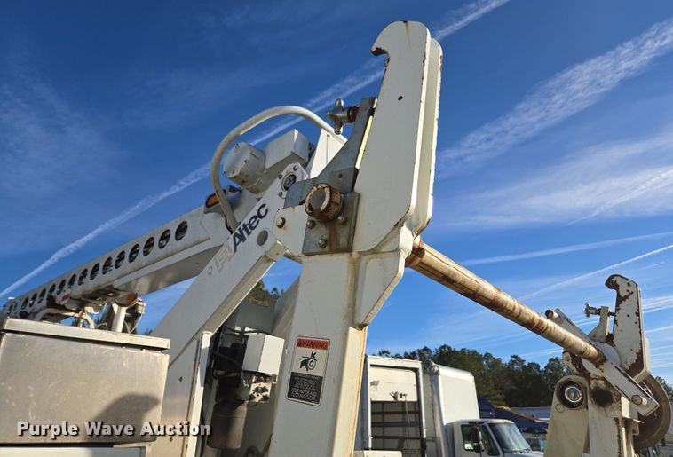 image for item YA1977 2014 Freightliner Business Class M2 cable placer bucket truck