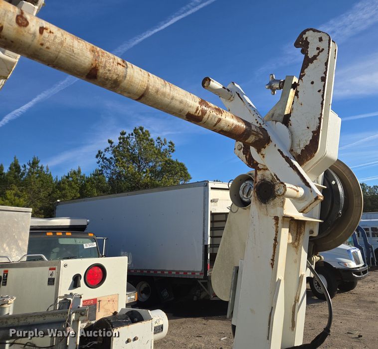 image for item YA1977 2014 Freightliner Business Class M2 cable placer bucket truck