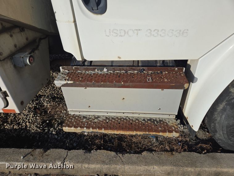 image for item YA1977 2014 Freightliner Business Class M2 cable placer bucket truck