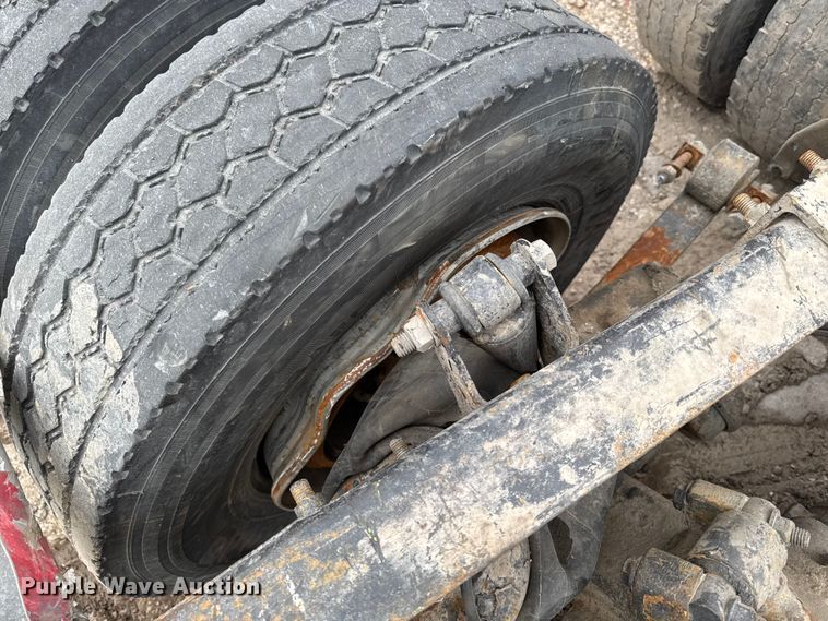 image for item YA2079 2003 Freightliner Columbia semi truck