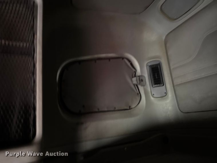 image for item YA2079 2003 Freightliner Columbia semi truck