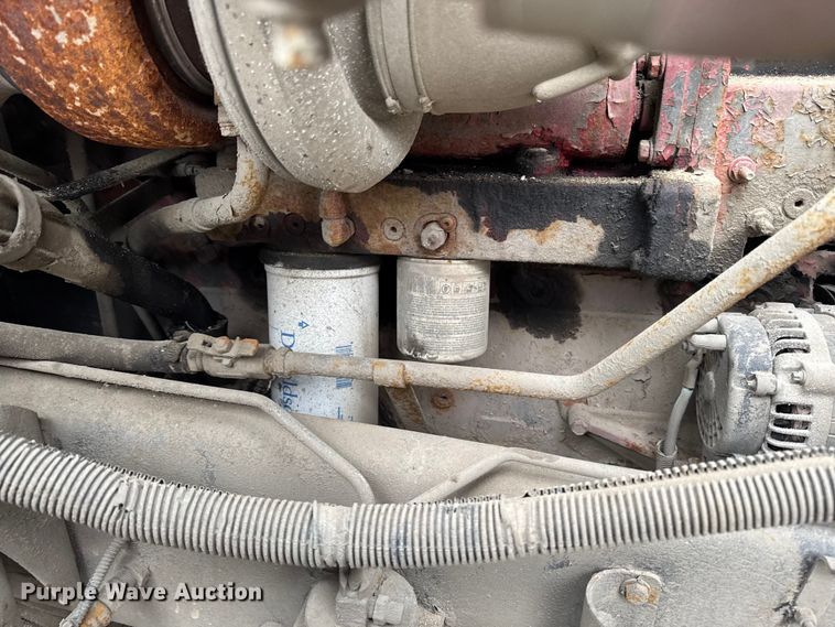 image for item YA2079 2003 Freightliner Columbia semi truck