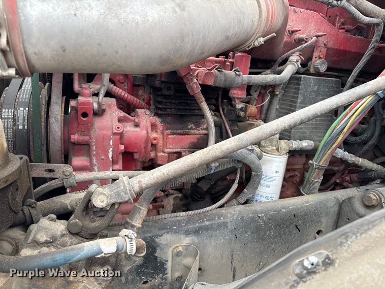 image for item YA2079 2003 Freightliner Columbia semi truck