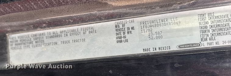 image for item YA2079 2003 Freightliner Columbia semi truck