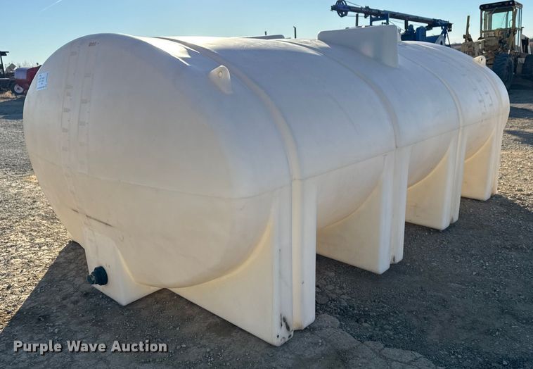 image for item DQ4220 Poly tank