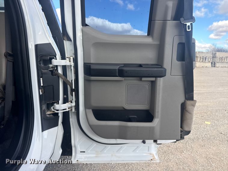 image for item DQ4222 2020 Ford F550 Ext. Cab flatbed truck