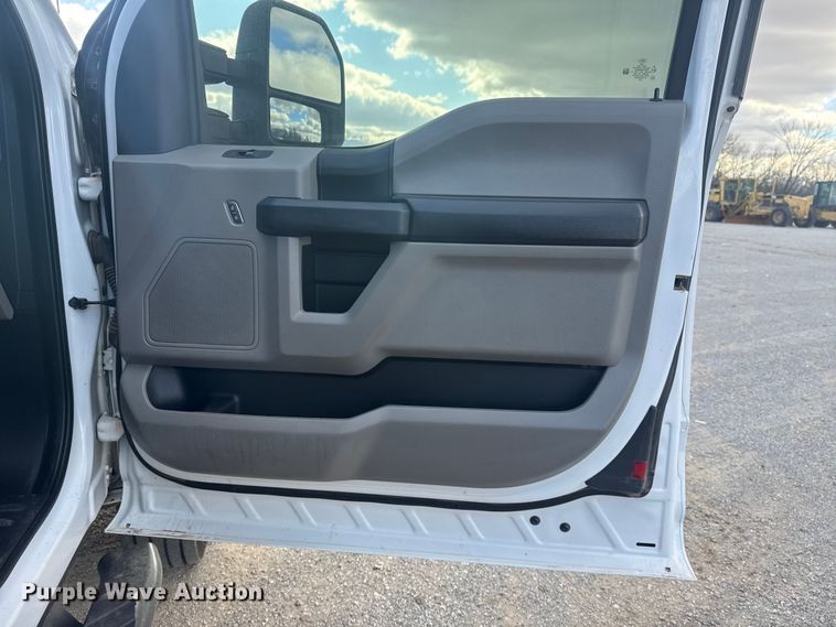 image for item DQ4222 2020 Ford F550 Ext. Cab flatbed truck