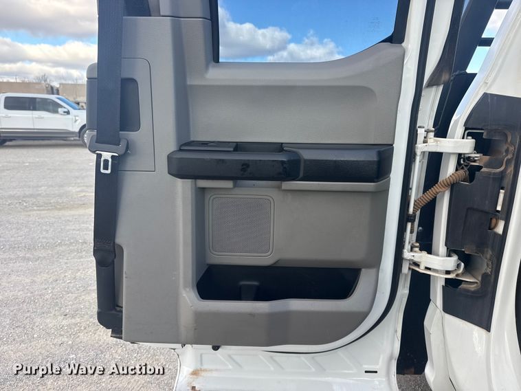 image for item DQ4222 2020 Ford F550 Ext. Cab flatbed truck