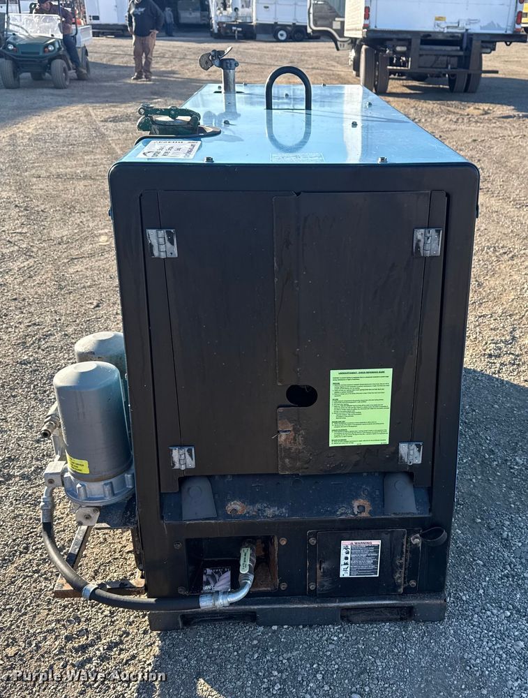 image for item DQ4237 Miller Big Blue Air Pak welder/generator