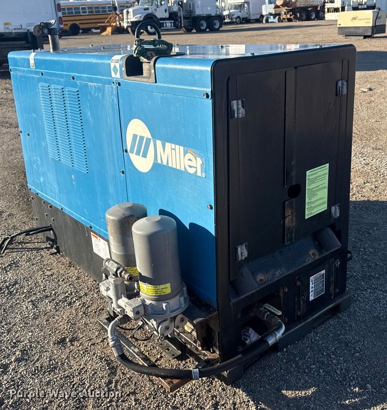 image for item DQ4237 Miller Big Blue Air Pak welder/generator