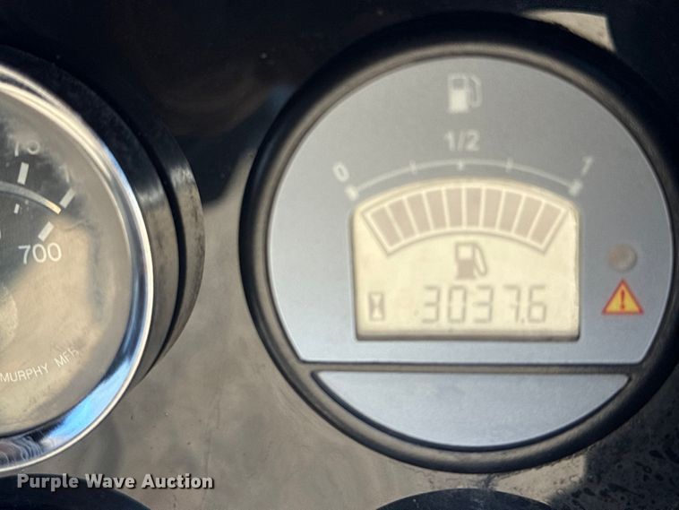 image for item DQ4237 Miller Big Blue Air Pak welder/generator