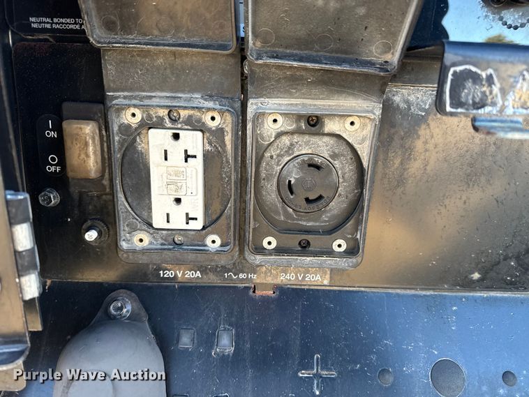 image for item DQ4237 Miller Big Blue Air Pak welder/generator