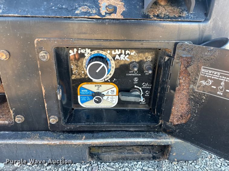 image for item DQ4237 Miller Big Blue Air Pak welder/generator