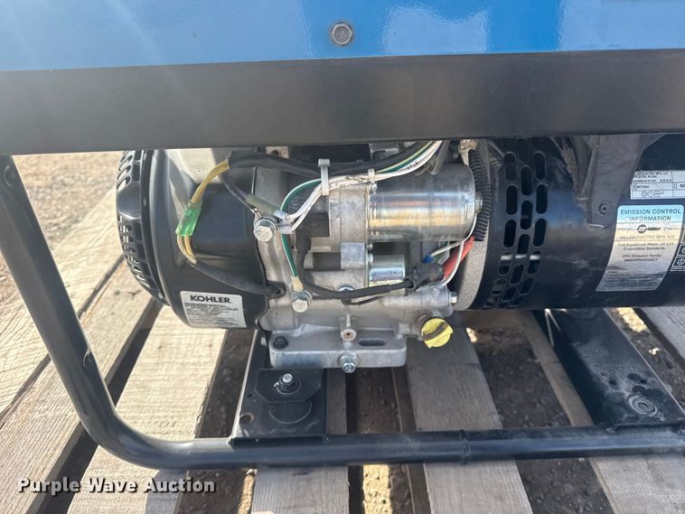 image for item DQ4239 Miller Blue Star 185 welder/generator