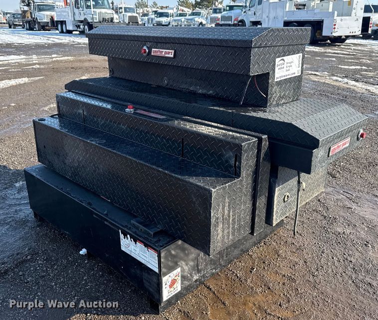 image for item DQ4240 (4) toolboxes