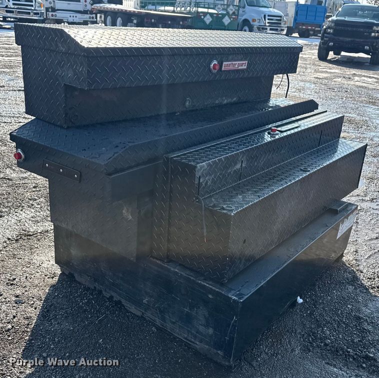 image for item DQ4240 (4) toolboxes