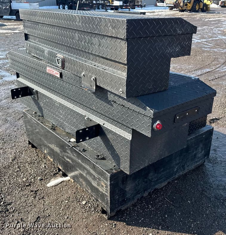 image for item DQ4240 (4) toolboxes