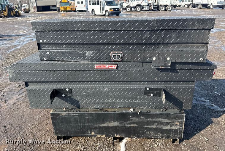 image for item DQ4240 (4) toolboxes