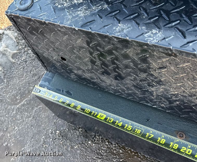 image for item DQ4240 (4) toolboxes