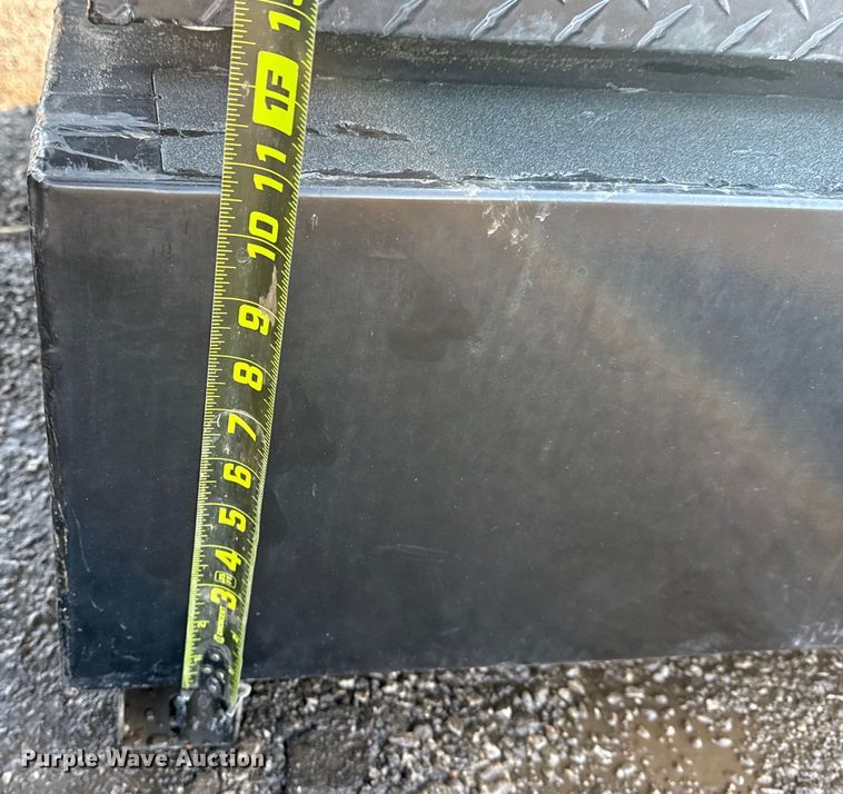 image for item DQ4240 (4) toolboxes