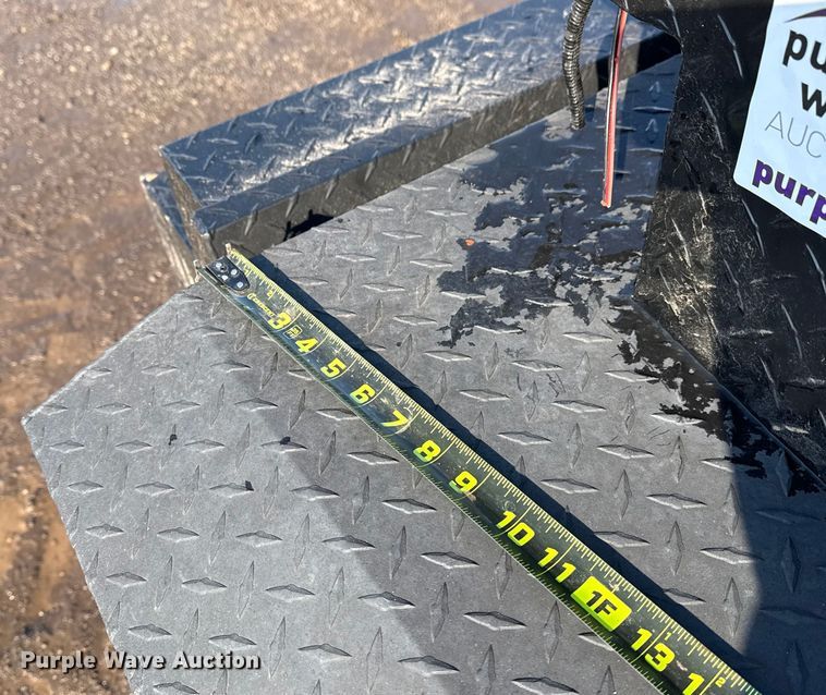 image for item DQ4240 (4) toolboxes