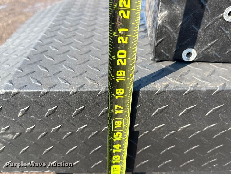 image for item DQ4240 (4) toolboxes