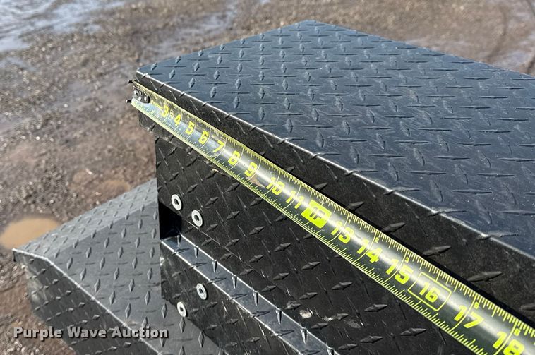 image for item DQ4240 (4) toolboxes