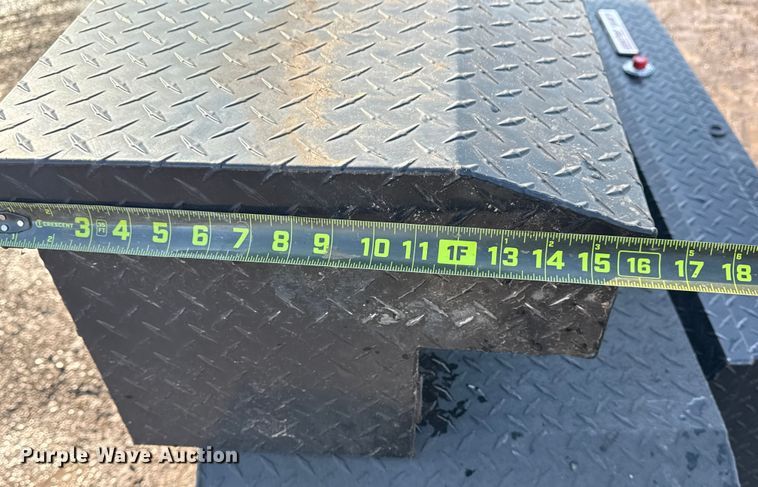 image for item DQ4240 (4) toolboxes