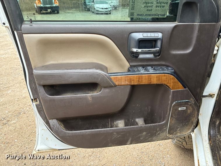 image for item DR2839 2018 GMC Sierra 2500 Crew Cab pickup truck