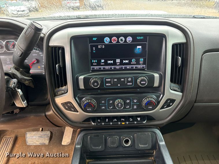 image for item DR2839 2018 GMC Sierra 2500 Crew Cab pickup truck