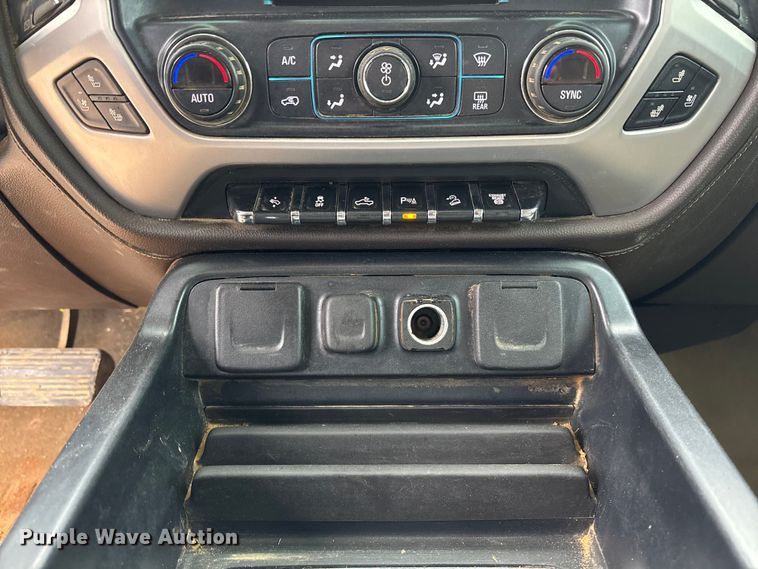 image for item DR2839 2018 GMC Sierra 2500 Crew Cab pickup truck