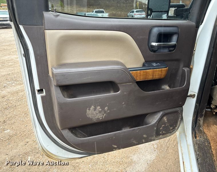 image for item DR2839 2018 GMC Sierra 2500 Crew Cab pickup truck