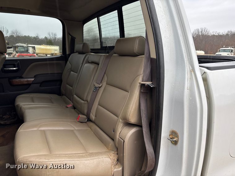 image for item DR2839 2018 GMC Sierra 2500 Crew Cab pickup truck