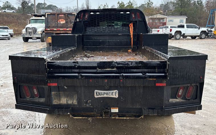 image for item DR2840 2017 Ford F350 Super Duty Crew Cab flatbed pickup truck