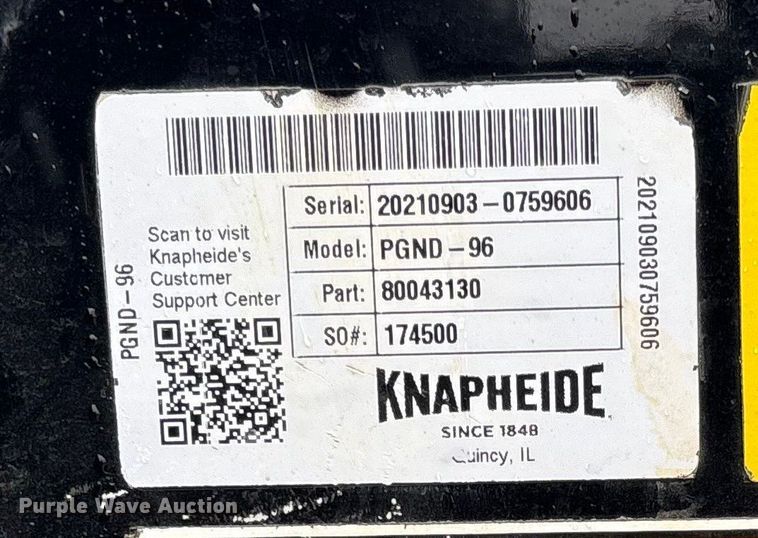 image for item DR2840 2017 Ford F350 Super Duty Crew Cab flatbed pickup truck