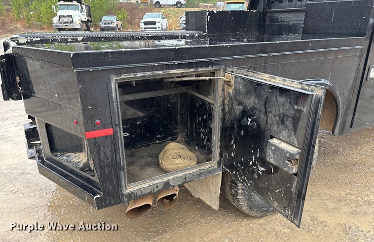 image for item DR2840 2017 Ford F350 Super Duty Crew Cab flatbed pickup truck