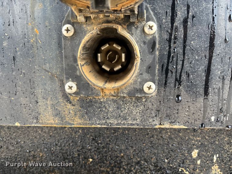 image for item DR2840 2017 Ford F350 Super Duty Crew Cab flatbed pickup truck