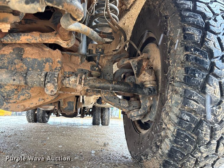 image for item DR2840 2017 Ford F350 Super Duty Crew Cab flatbed pickup truck