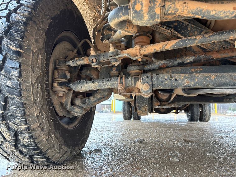 image for item DR2840 2017 Ford F350 Super Duty Crew Cab flatbed pickup truck