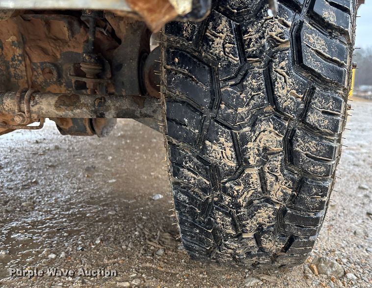 image for item DR2840 2017 Ford F350 Super Duty Crew Cab flatbed pickup truck