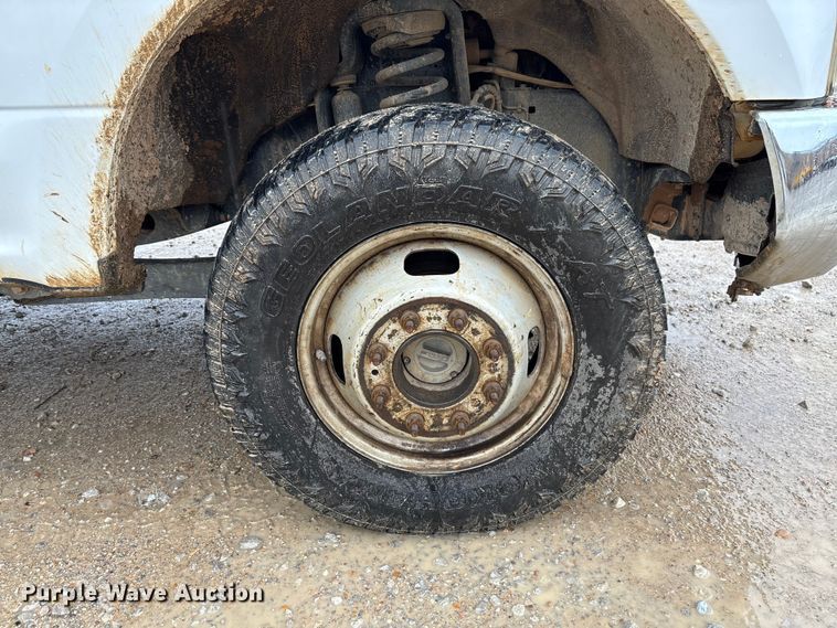 image for item DR2840 2017 Ford F350 Super Duty Crew Cab flatbed pickup truck