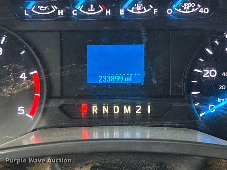 image for item DR2840 2017 Ford F350 Super Duty Crew Cab flatbed pickup truck