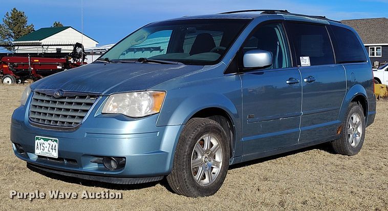 image for item DT0842 2008 Chrysler Town&Country van