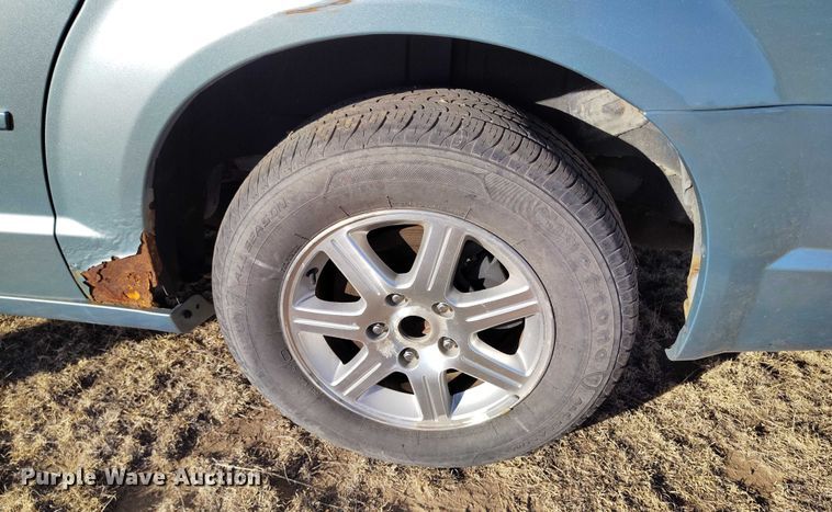 image for item DT0842 2008 Chrysler Town&Country van