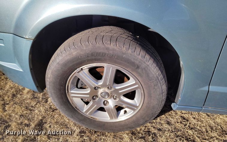 image for item DT0842 2008 Chrysler Town&Country van