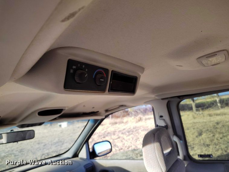 image for item DT0843 2000 Pontiac Montana van